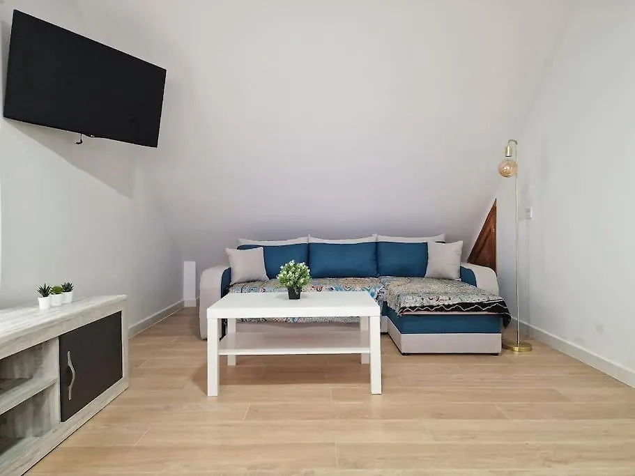 Encantador Duplex Para 6 A 1 Minuto De La Playa ベナルマデナ